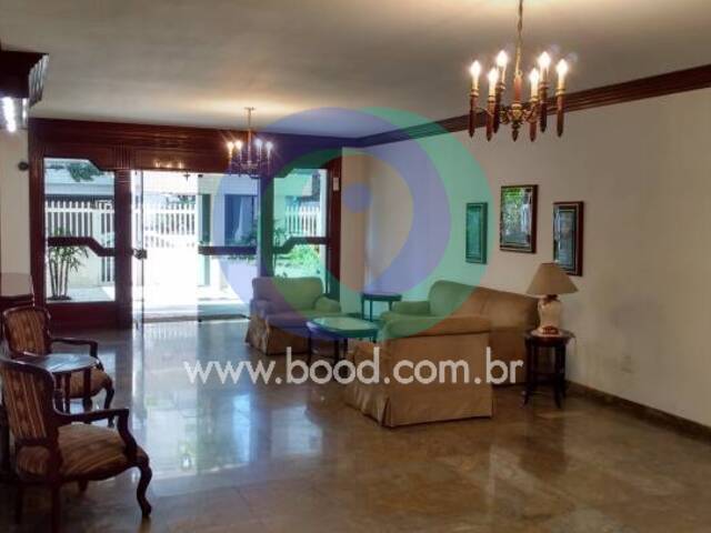 #2040 - Apartamento para Venda em Santos - SP