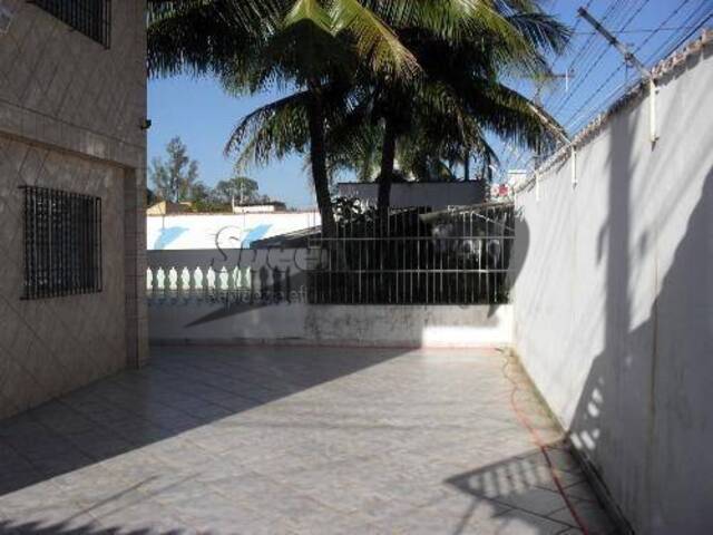 Sobrado para Venda em Praia Grande - 2